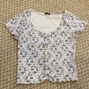 Brandy Melville cropped shirts
